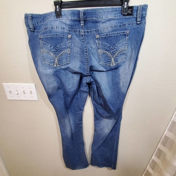 YMI distressed Medium Wash Stretch skinny jeans Plus‎ Size 24 - Picture 3 of 12